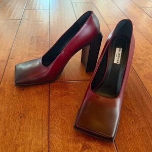 Balenciaga FW 2017 square toe heels bordeux